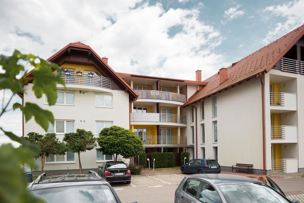 Apartments モラフスケ・トプリツェ エクステリア 写真